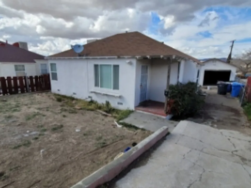 1111 Flora St