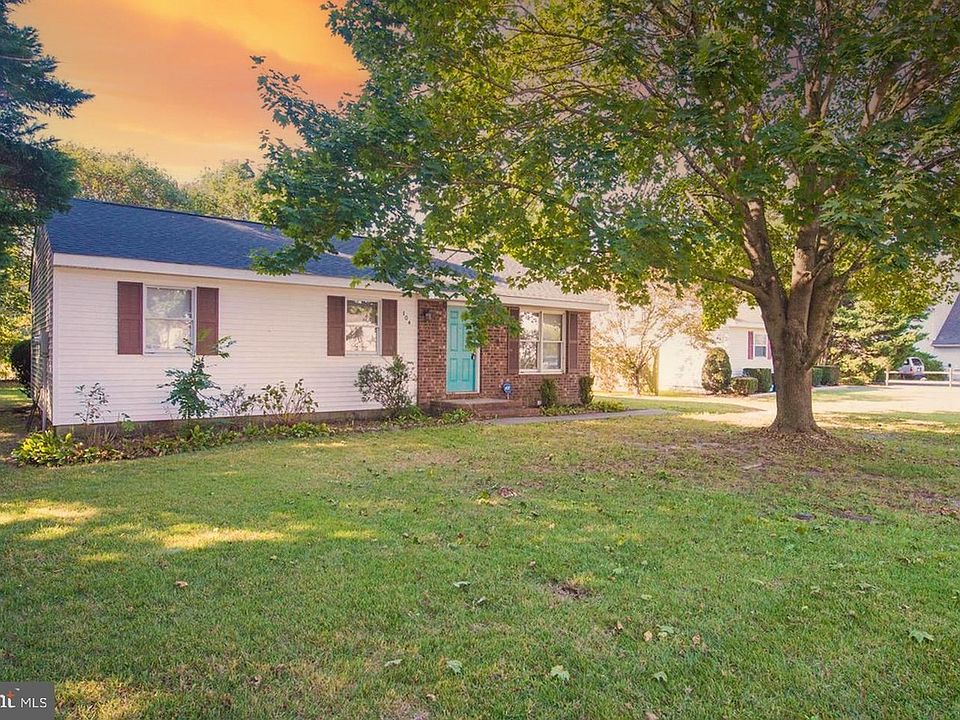 1st image of 104 Halsey Dr