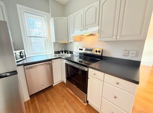 369 Tappan St APT 12, Brookline, MA 02445