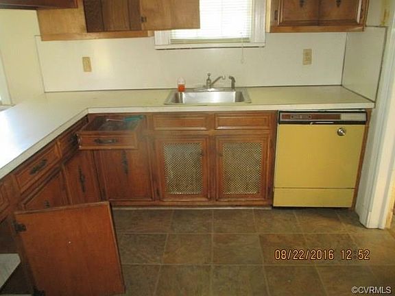 2nd image of 19 E 36th St