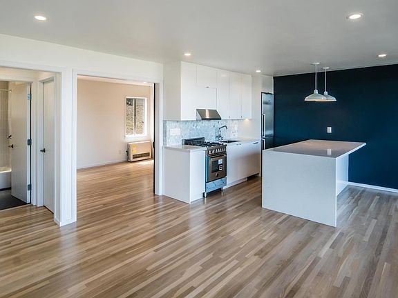 3rd image of 3420 Market St APT 2