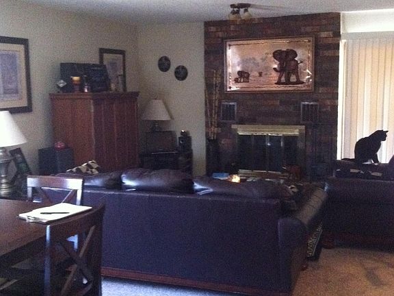 3rd image of 2300 Oakwood Ave
