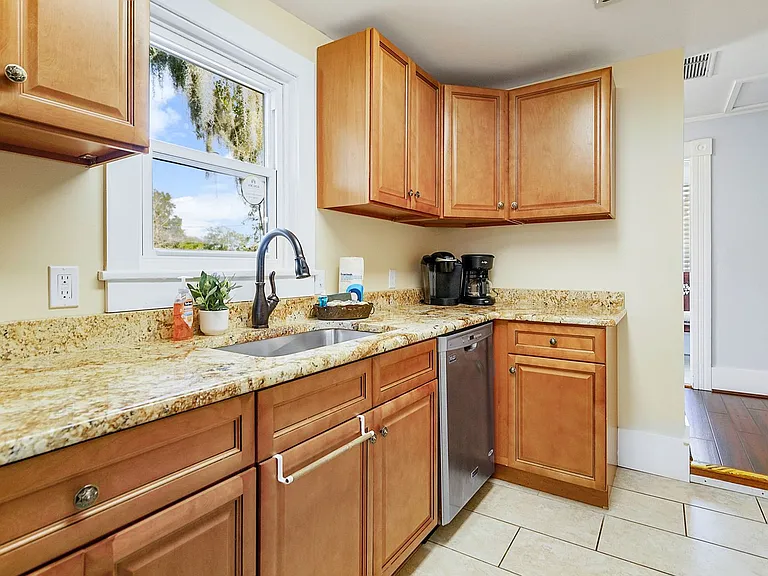 14 Sanchez Ave — Photo 40