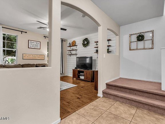 4th image of 1721 S Chatsworth --