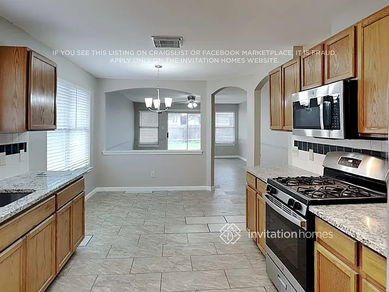 1154 Terra St — Photo 8