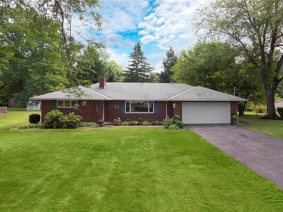 2nd image of 36877 Bauerdale Ave