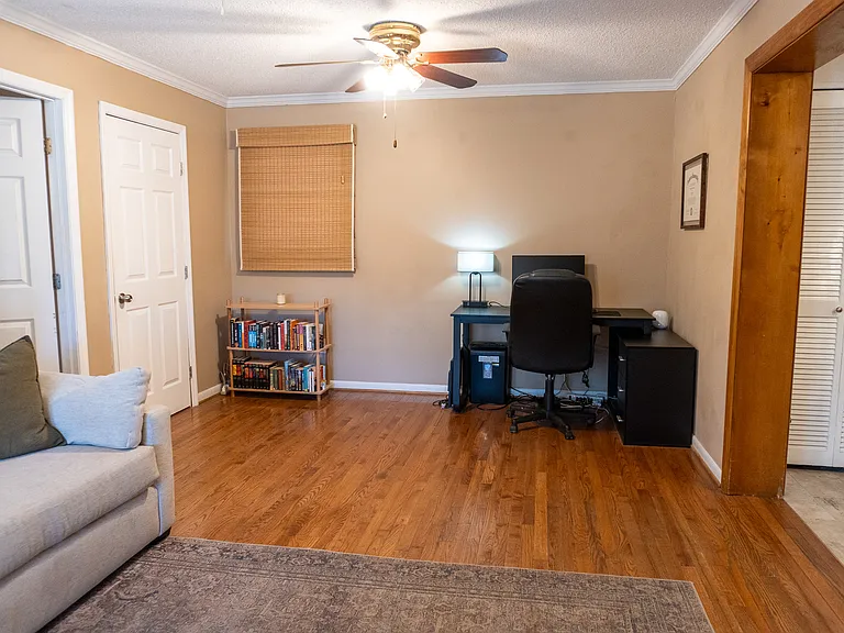 4207 Saundralane Dr NW — Photo 8