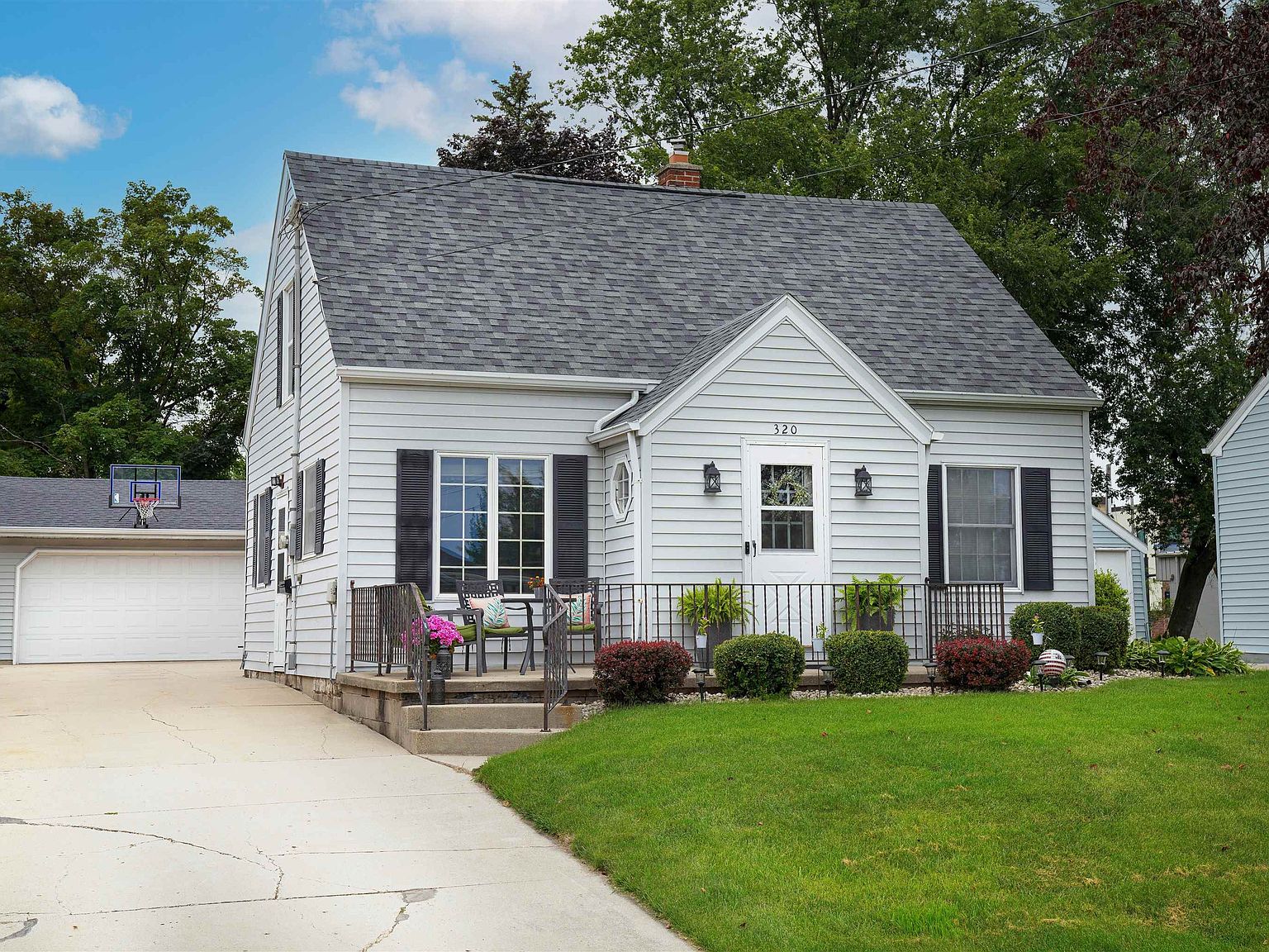 320 W Lincoln Ave, Little Chute, WI 54140 Zillow
