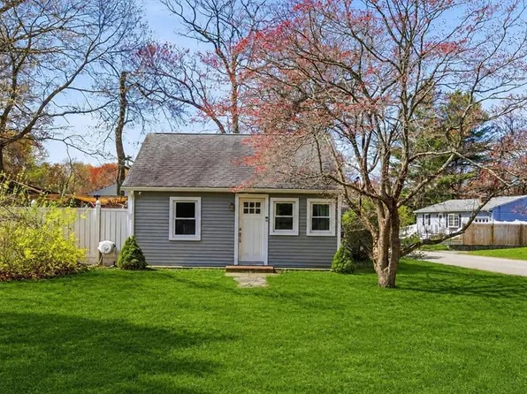 320 Church Ave, Warwick, RI 02889