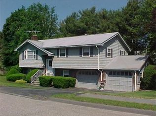 5 Cassidy Dr, Woburn, MA 01801