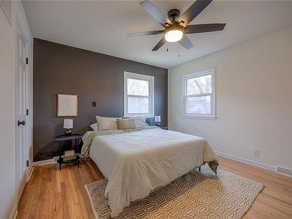 4th image of 1320 S Sterling Ave