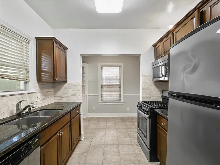 6166 Oram St — Photo 13