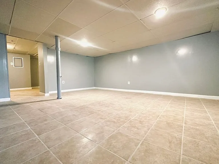 809 Fairfax Rd — Photo 10