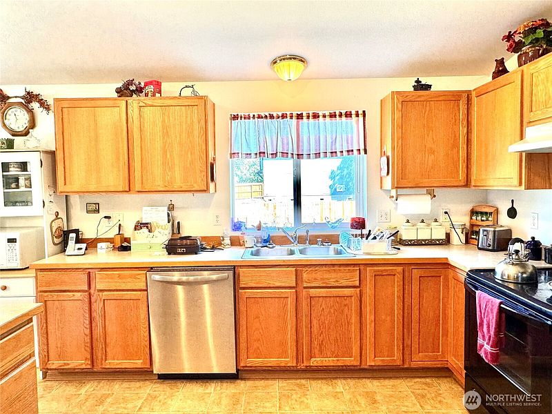 3rd image of 1258 SW Sylvenus Street