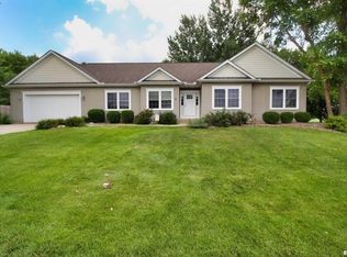 4 N Meadowbrook Dr, Geneseo, IL 61254