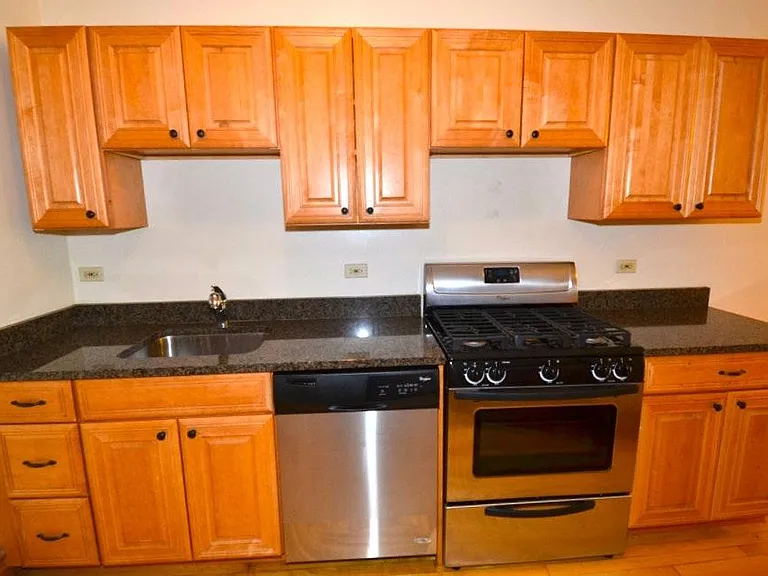 3606-08 N Bosworth Ave — Photo 2