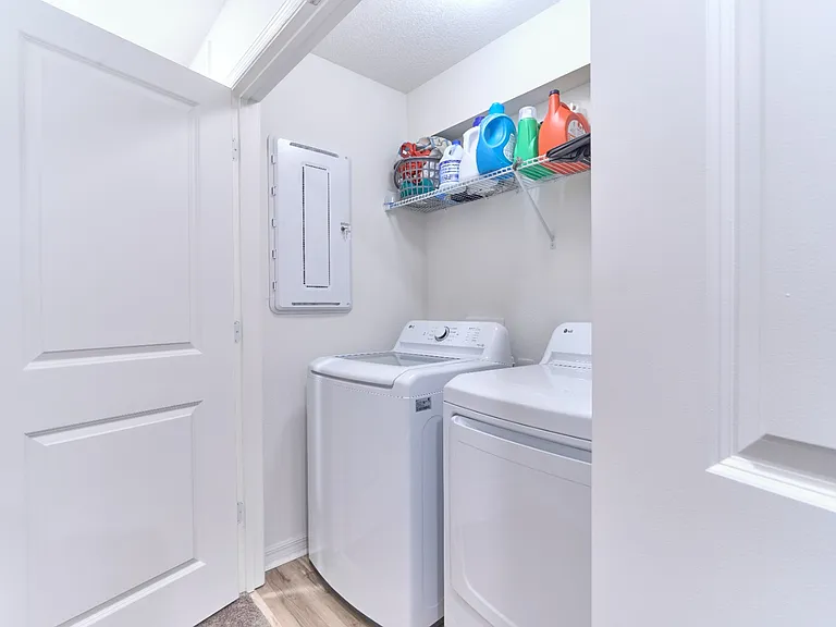 721 Stoney Point Cir — Photo 5