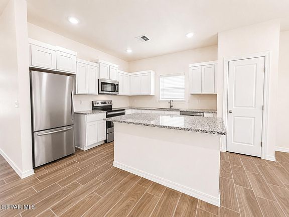 3rd image of 9937 Rhiannon Pl