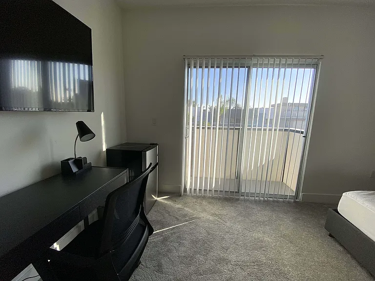 1435 N Poinsettia Pl — Photo 12
