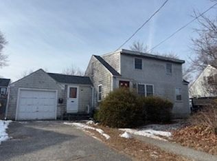 39 Colonial Ave, Tiverton, RI 02878