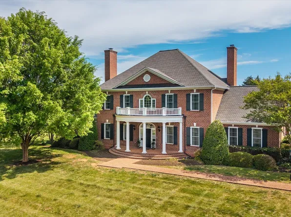 515 Rocks Farm Dr, Charlottesville, VA 22903