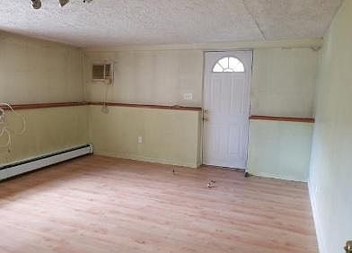 5th image of 71 Farmers Ave