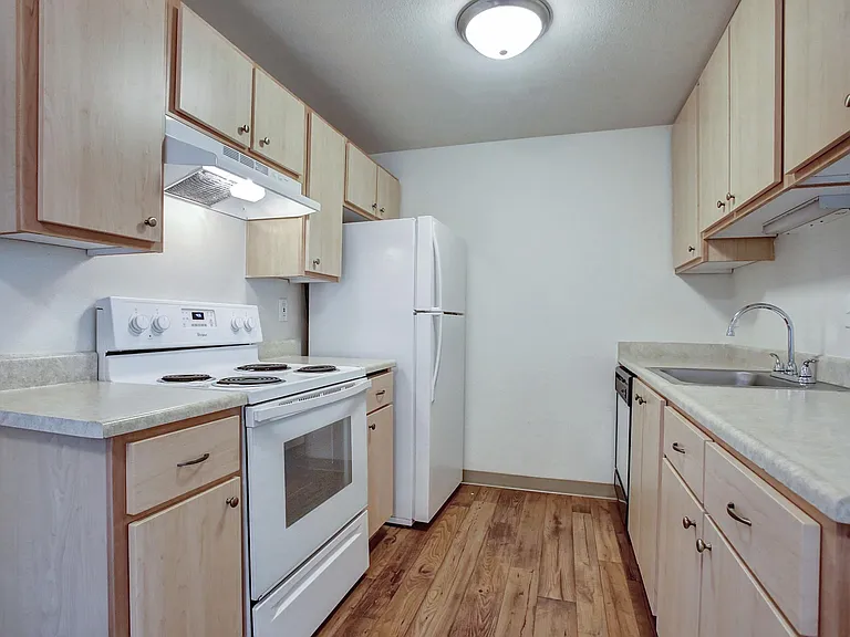 Walker Square Apartment — Photo 9