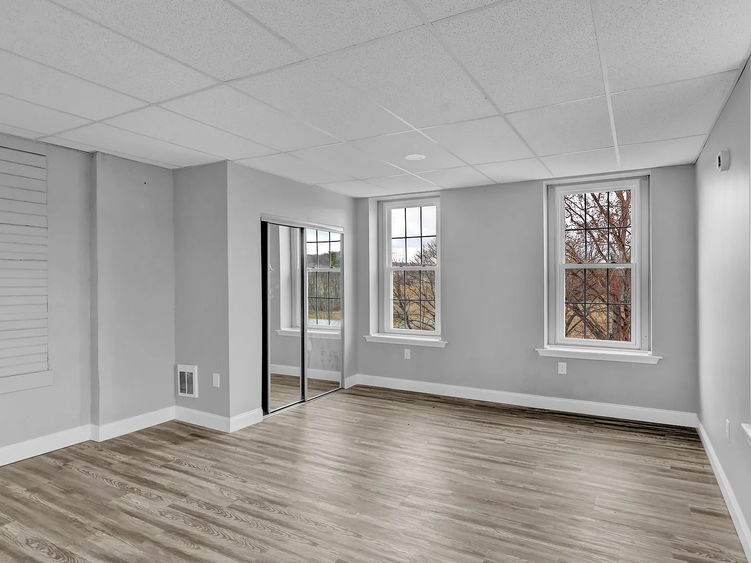 Studio, 1352 sqft, $1,100 — Photo 4