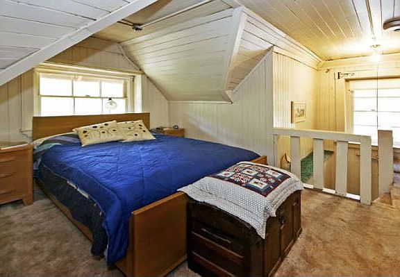 Upstairs bedroom