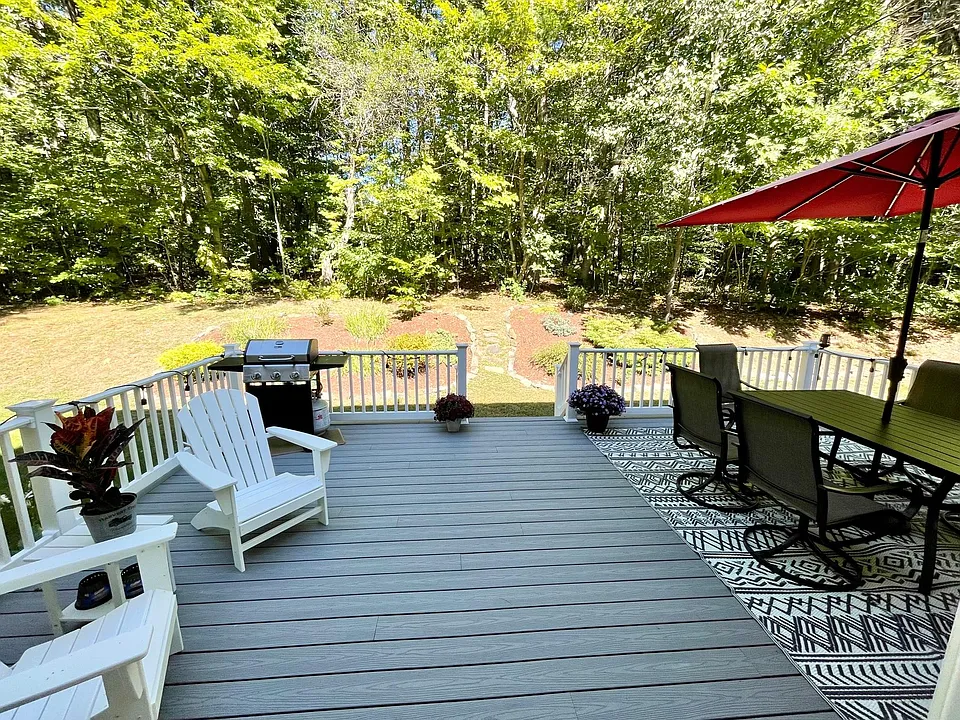 33 Pheasant Ln