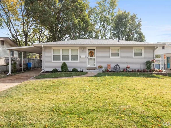 50 Cortez Dr, Florissant, MO 63031