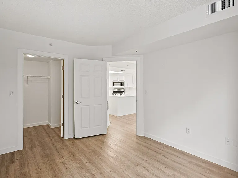 Ballston Place — Photo 5