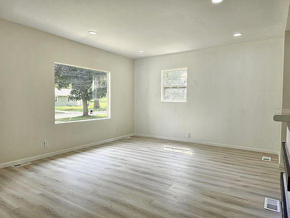 4th image of 620 Soper Ave