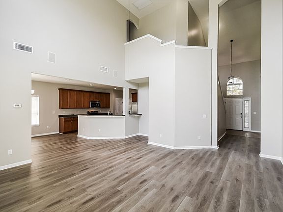 5th image of 3325 Horseshoe Trail Dr