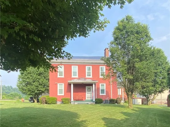 21 1st St, California, PA 15419