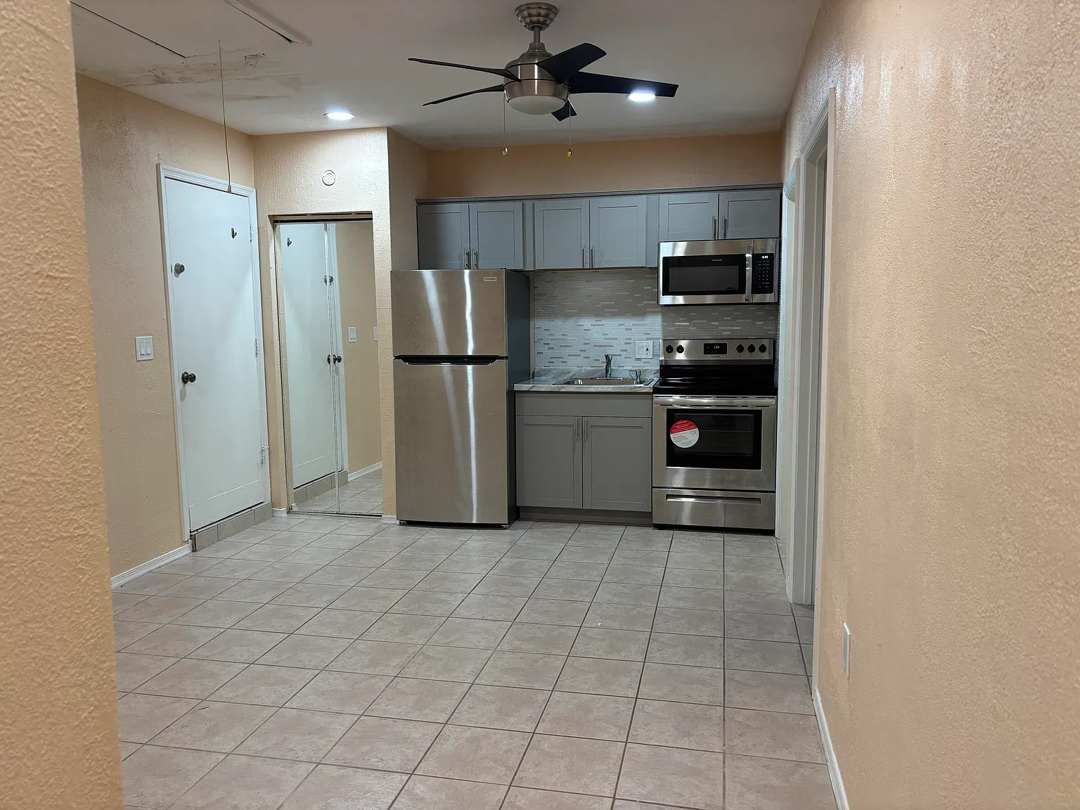 Studio, 1.0 bath, 682 sqft, $2,300 — Photo 1