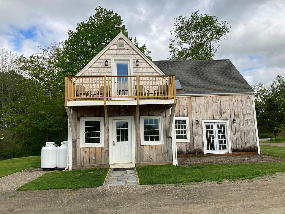 Exterior - 2nd floor deck