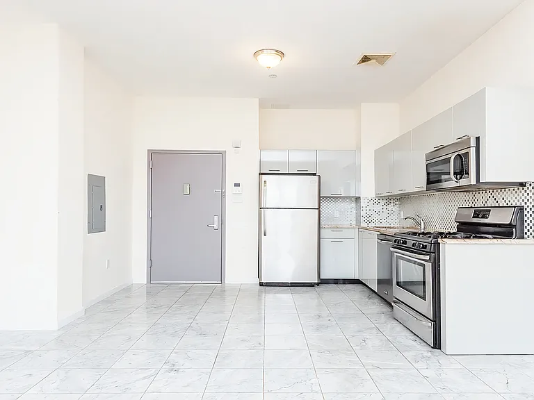 37-34 29th St #3B — Photo 4