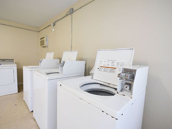 4th image of 2420 Linden Ave #Lc20