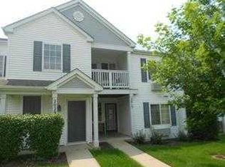 2013 Silverstone Dr, Carpentersville, IL 60110