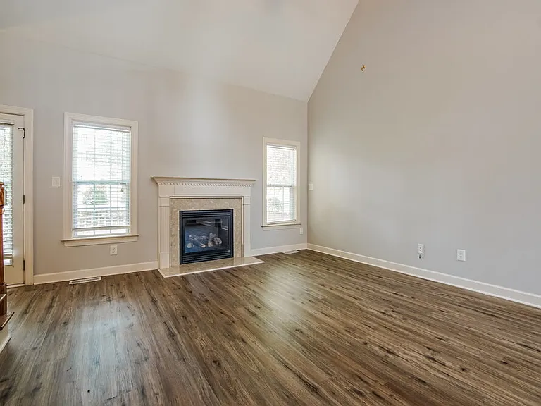 169 N Farm Dr — Photo 5