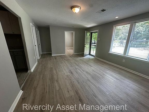 2nd image of 3063 Redbud Rd