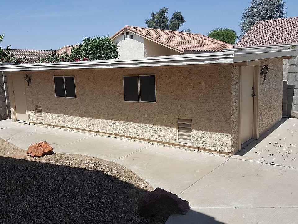 2nd image of 10504 W Reade Ave