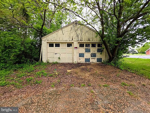 3rd image of 165 Christiana Rd