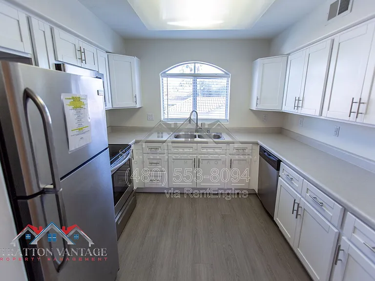 10401 N 52nd St #226 — Photo 10