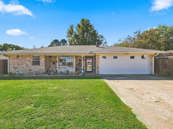 114 Brookshear Dr, Whitesboro, TX 76273