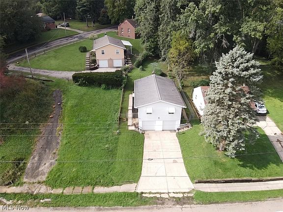 3rd image of 306 E State St