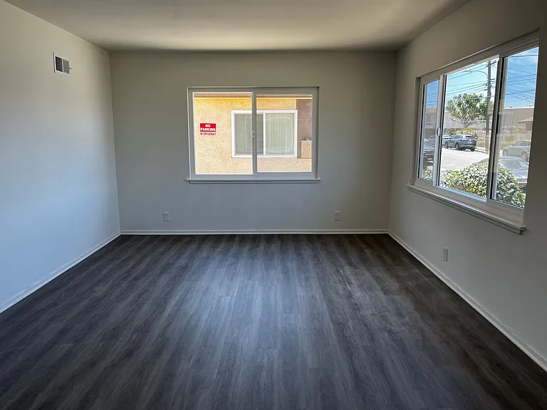 12516 Truro Ave — Photo 4