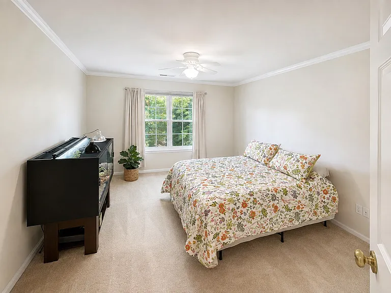 205 Lynnwood Gold Ct — Photo 24