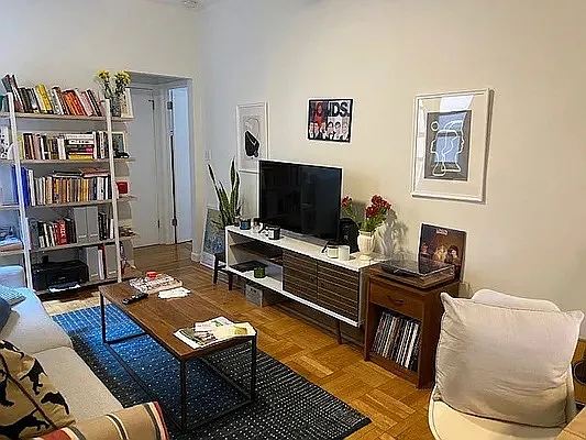 Rented by City Connections Realty | media 8